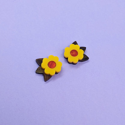 Buttercup studs