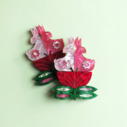 Buns and roses brooch