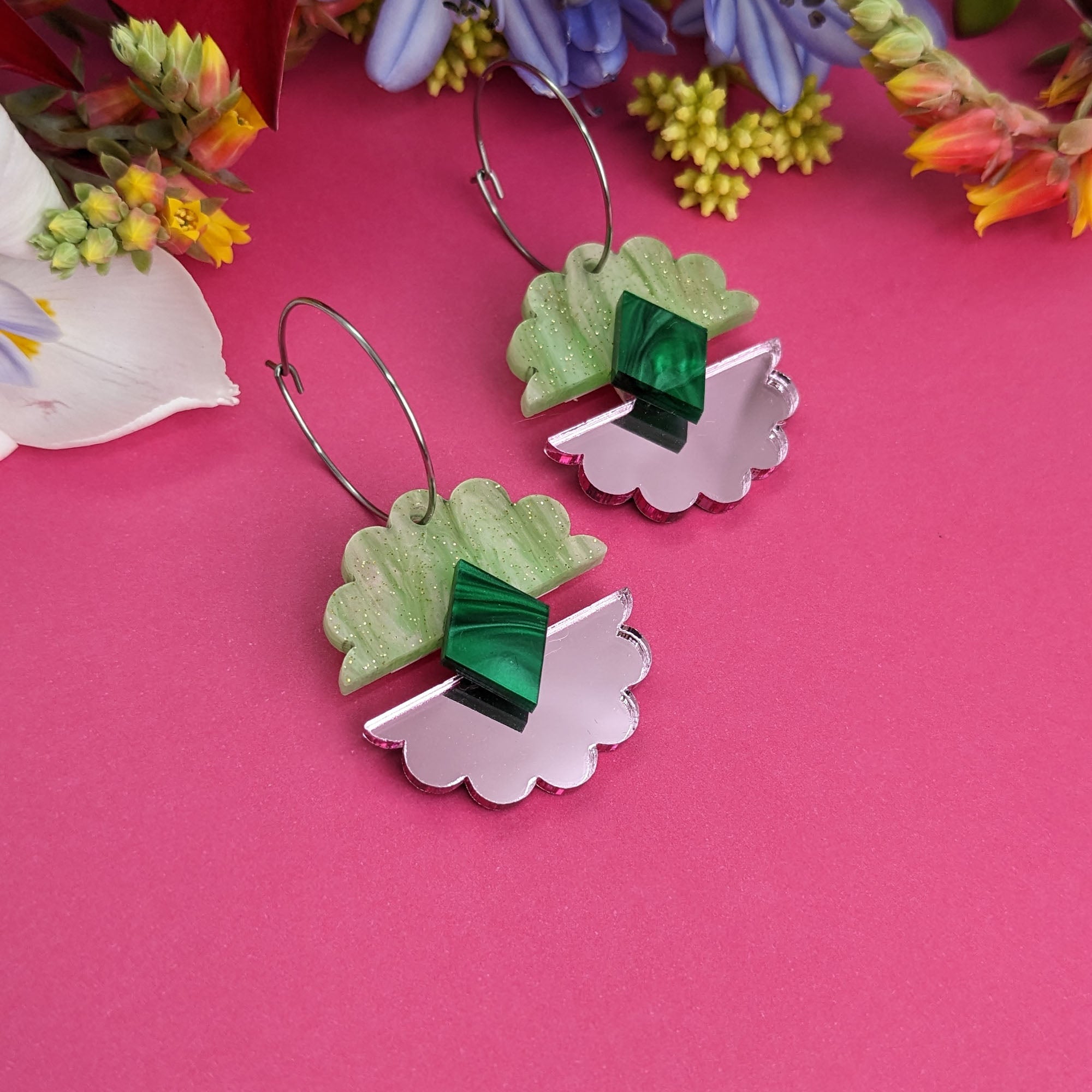 Colour block pink/green scallop hoops
